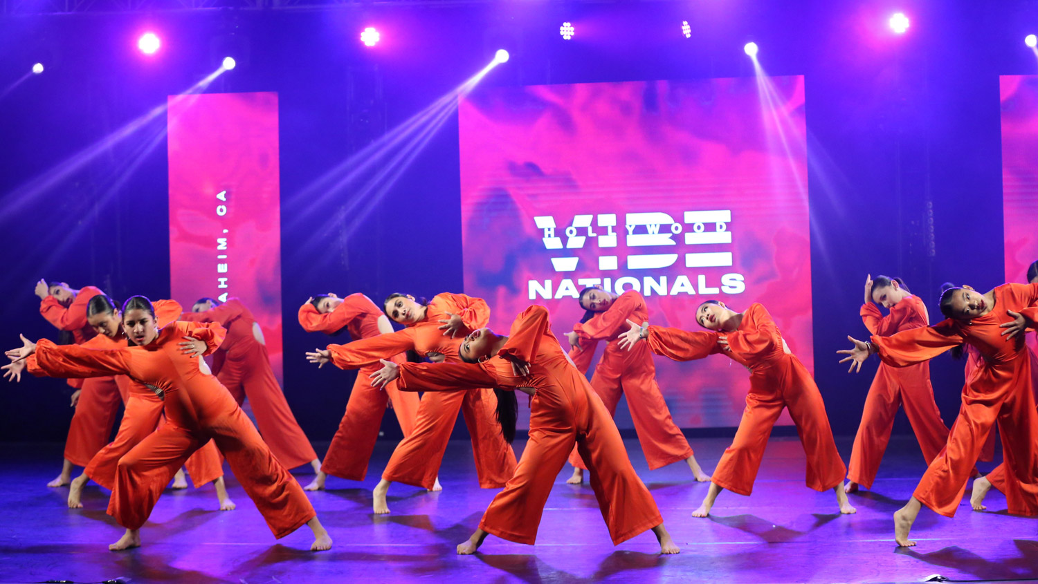 HOLLYWOOD VIBE NATIONALS ANAHEIM - Senior Battle of the Stars LIGHTS UP Elements Dance Space